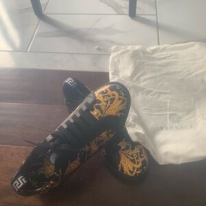 Authentic Versace men shoes,come with dustbag and box